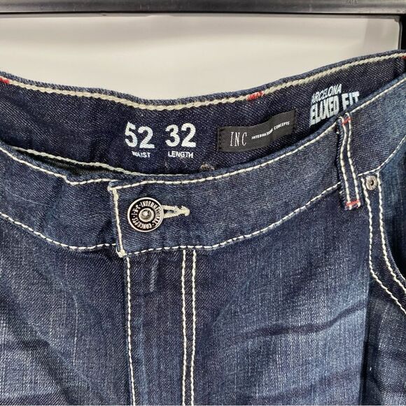 INC Men’s Barcelona Relaxed Fit Medium Wash Jeans size 52 x 32 - Picture 2 of 3
